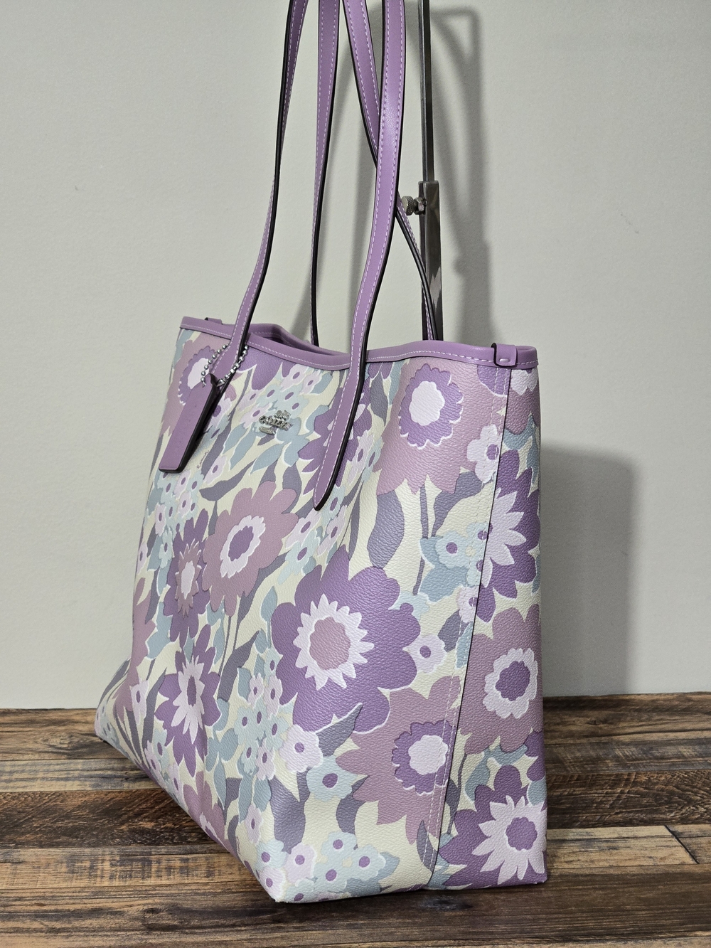 Coach City Tote With Floral Print - Picture 2 of 7